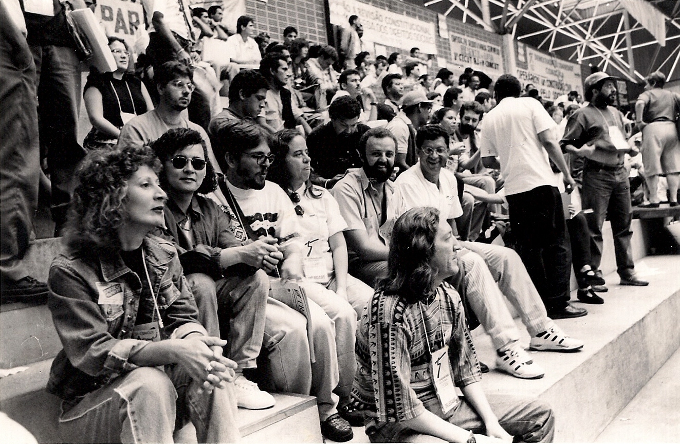 Da esquerda para a direita, Rejane, Olgamir, pessoa não identificada, Maria Augusta e sentado à frente, Antônio Lisboa em V Congresso Nacional da CUT.