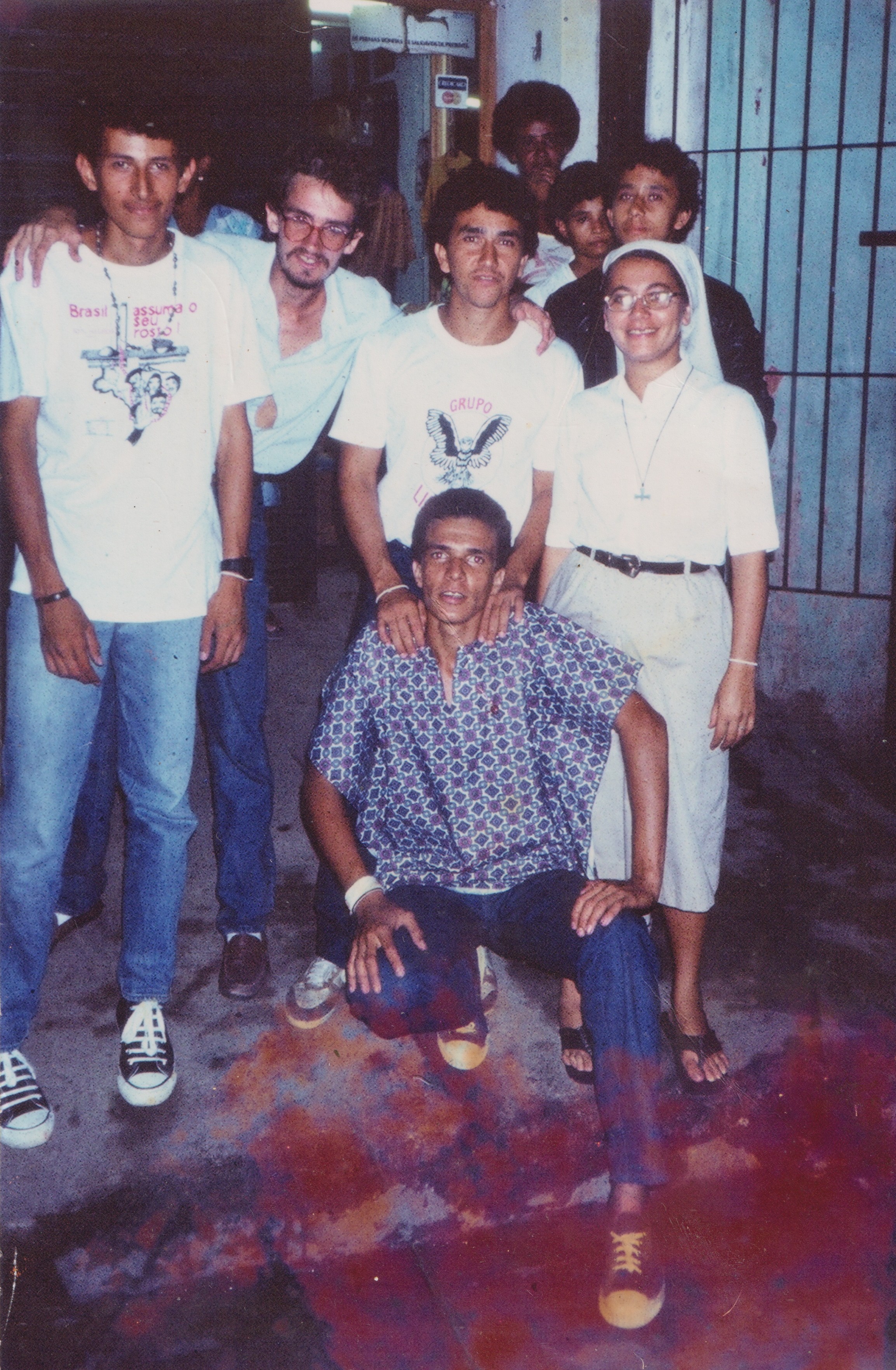 Grupo Liberdade e o movimento pastoral reivindicando pelo quebra-mola no Bairro do Bom Parto na rua General Hermes, com o intuito de ter segurança no trânsito da região. Na foto estão Carlos Almeida ( colega e membro do grupo ) Professor Luizinho (colega e membro do grupo), Aguinaldo, Mestre Meinha (colega e membro do grupo), Irmã Elionara e Aguinilton (membro e irmão de Aguinaldo).