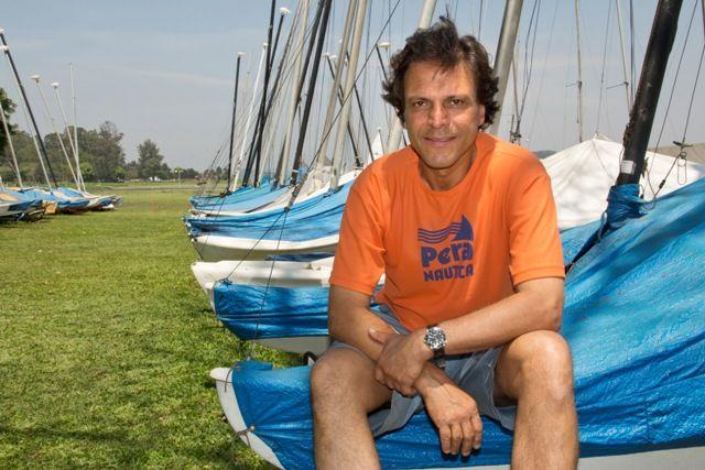 Foi segurar vela, descobriu a vela