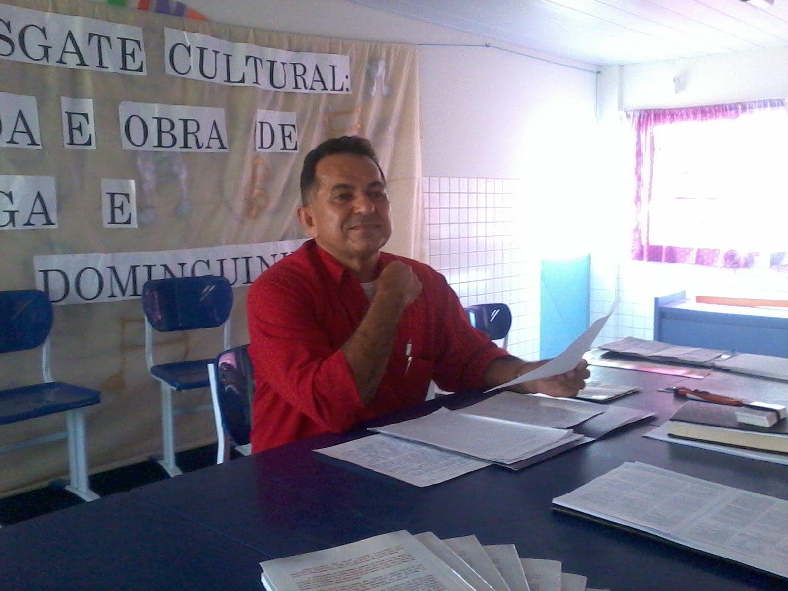 Alguém, em algum lugar, espera uma carta sua