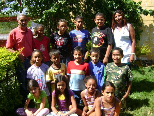 UMA CASA... UM BAIRRO