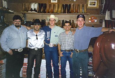 Cowboy da bota ao chapéu