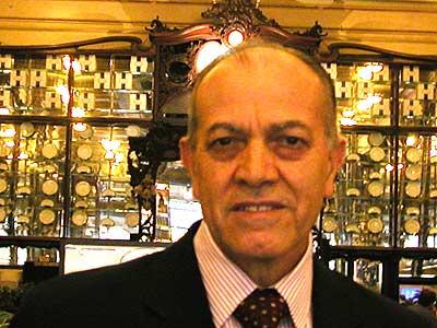 O último português da Confeitaria Colombo