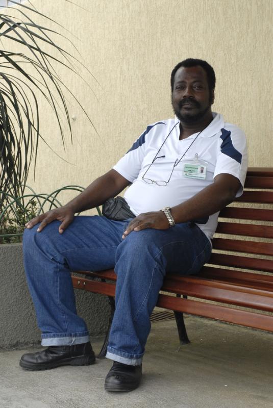 A gente transporta via estradas, aqui é "via mar"