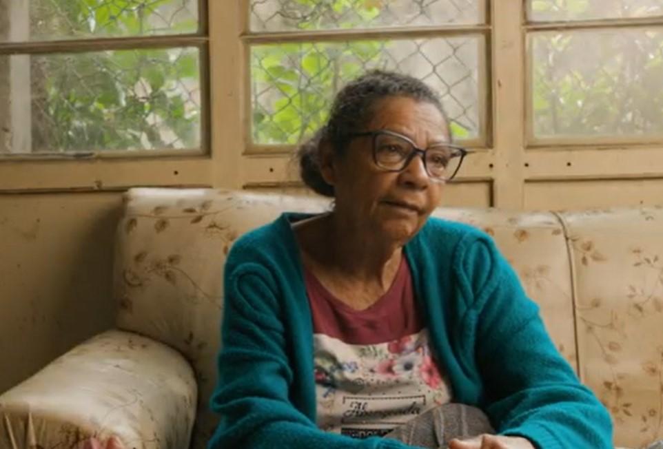 No beco da Vila Esperança, um jardim