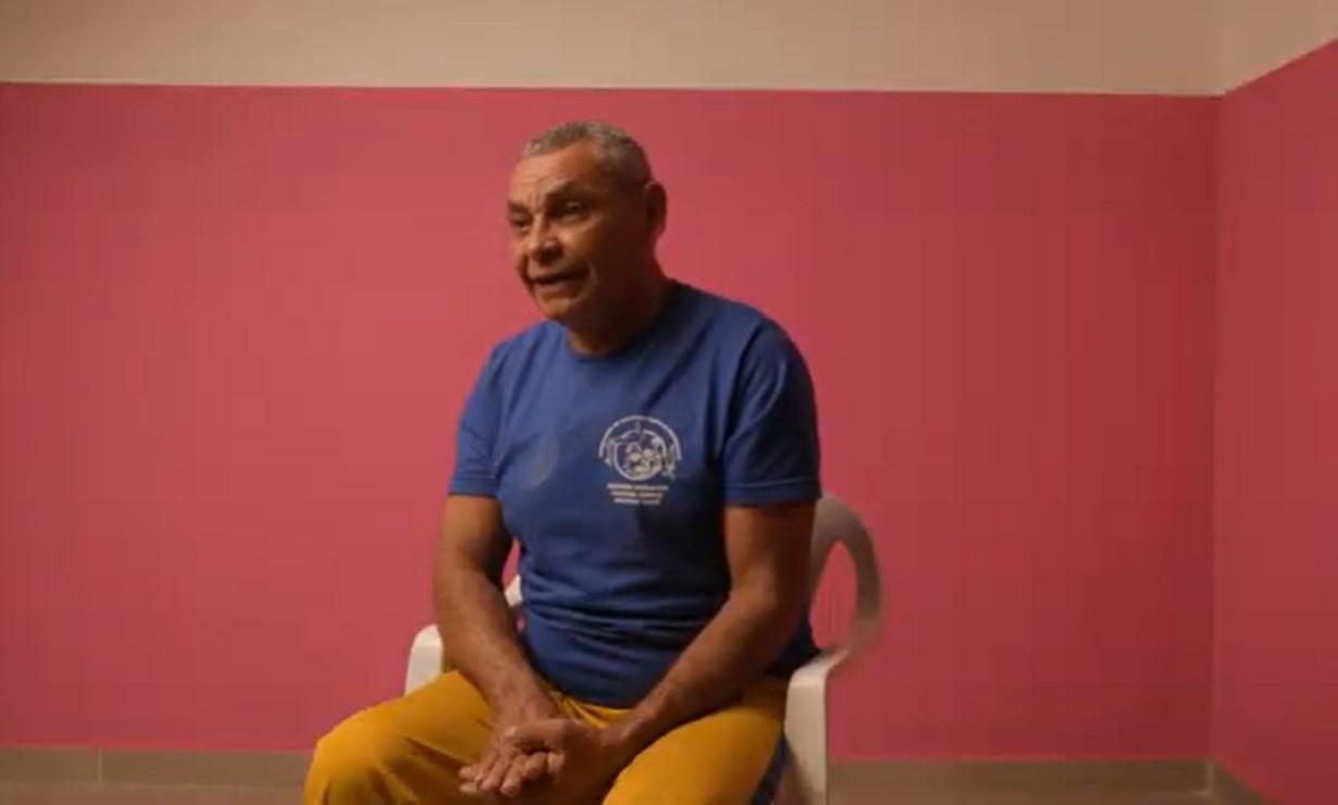 O curumim que virou professor na Vila Esperança