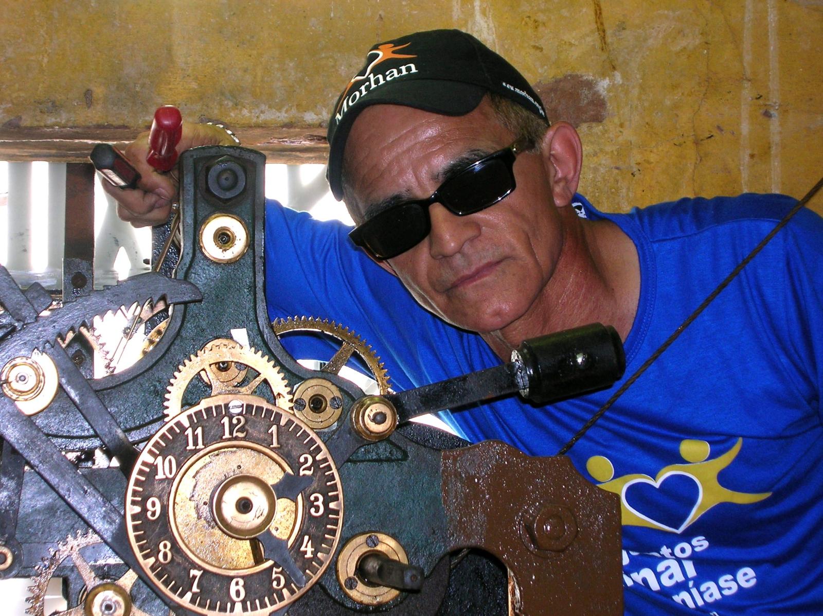 Eu vivo a história desde 04/02/1976, já se passaram 39 anos de idas e vindas.