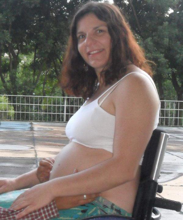 Não me dobrei nem com a medula partida