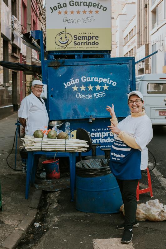 União familiar entre salgados e garapa