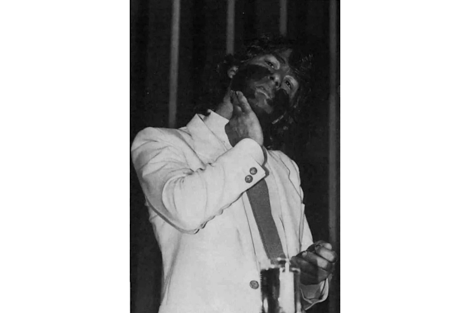 Capa de Do rio doce e da cara pintada - Ailton Krenak