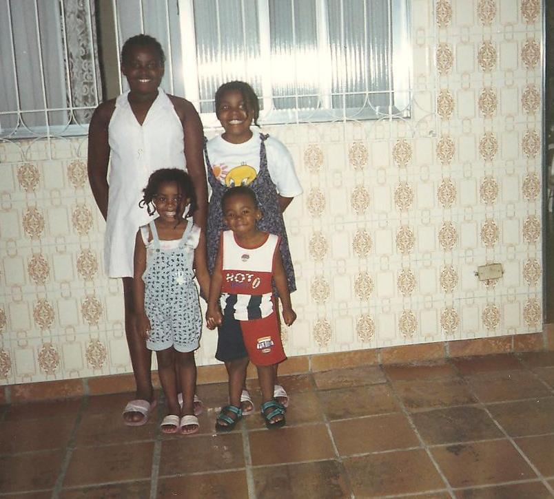 Raquel, Jaqueline e o irmão, Wellington