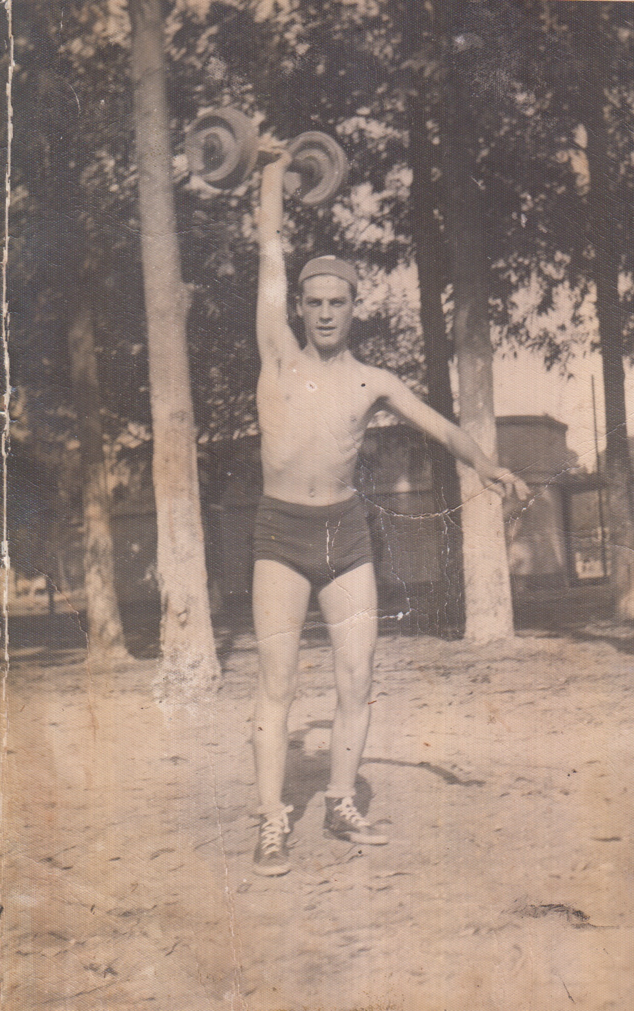 Vito gostava de praticar esportes como natação e remo, no Clube de Regatas Tietê.