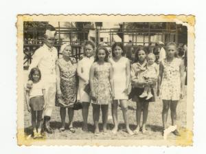 Anastácio e familiares em foto recordação do juramento à bandeira.