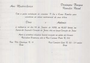 Participação e convite de casamento do entrevistado. Cerimônia religiosa realizada na Igreja do Sagrado Coração de Jesus no Bom Retiro e a recepção no Grêmio Recreativo Fontoura, no Brás. O documento é um folder.