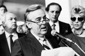 Na foto: João Oswaldo Leiva, André Ippolito, Pedro Jens e Malu Motoro. Em 1987, a convite do governador Orestes Quercia, Andre Ippolito aceitou ser presidente da Eletropaulo. Na sua gestão, a empresa foi a que obteve a maior rentabilidade entre todas as estatais. O discurso de posse aconteceu no prédio da Eletropaulo, na Rua Xavier de Toledo. Após a cerimônia, os convidados participaram do coquetel.  