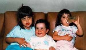Na foto: Priscilla, Fernando e Patrícia Foto, os filhos de Trassatte no sofá da sala, na residência deste no Alto de Pinheiros. Trassatte sempre fotografava os filhos. Na ocasião, Patrícia só tomava suco de laranja.