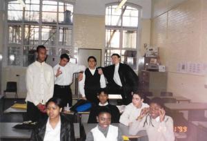 Colegas de High School de Diogo durante o seu intercâmbio. Colegas de diversas origens. Diogo é o terceiro da esquerda para a direita entre os meninos.