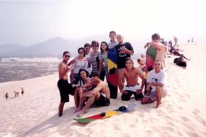 Para, Luciana, Renato, Fernanda, ?, Paulo, Victor, Tiago. Sentados: Teresa, Armando, Breno e JP.