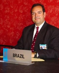 José Truda integrando a delegação brasileira à 12ª Reunião da Convenção CITES.