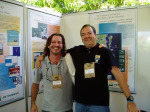 José Truda com o dr. Paulo André de Carvalho Flores, parceiro de muitos anos nas atividades em Santa Catarina e hoje a maior autoridade mundial no boto tucuxi, durante a reunião da Sociedade Internacional de Biologia da Conservação.