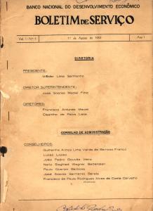 Capa do primeiro Boletim de Serviço do BNDES no qual consta o primeiro quadro de funcionários com seus dados e salários. Esse boletim substituía o edital do Diário Oficial.