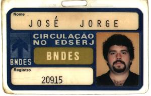 Primeiro modelo de cartão de circulação utilizado no Edifício de Serviços do Rio de Janeiro (EDSERJ), novo prédio do BNDES.