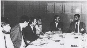 Almoçando com colegas de trabalho com a presença do Ministro