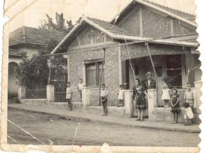 Em frente a casa de um desconhecido