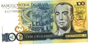 Nota de Cem Cruzados com imagem de Juscelino Kubitschek.