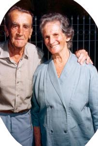 Ramiro Batista da Costa e Francisca Carlota de Faria, avós maternos de Alaerte Machado, comemoram 75 anos de casamento. Eles tiveram dezesseis filhos, sendo que nenhum nasceu em hospital.