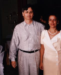 Noemia e Oswaldo, seu marido, em festa de Réveillon no Uberlândia Clube.