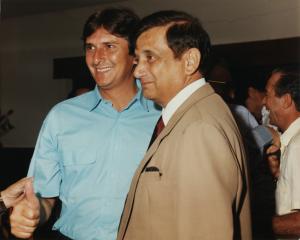 Arly e Fernando Collor de Mello, ex-presidente da República, durante sua passagem por Uberlândia em campanha presidencial. Eles já tinham tido contato através da Associação dos Jornais do Interior (Adjori).