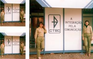 Nilva Apossidônia Parreira, à esquerda, no stande da CTBC em exposição na feira de Agropecuária de Ituverava. Na época Ituverava não tinha orelhão. A tarefa dela nesse evento era ensinar as pessoas como usar o aparelho.