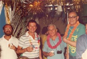 Bernardo Szipgel, José Clóvis, Raymundo Mascarenhas e Renier (comprador italiano da Vale) durante desfile de carnaval no sambódromo.