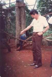 José na Zoobotânica de Carajás, no viveiro de araras.