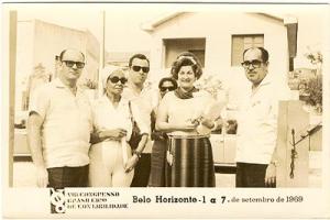 No VIII Congresso Brasileiro de Contabilidade. Na foto (da esquerda para a direita): Luís (em primeiro), Emerson (em terceiro), os outros colegas estão sem identificação.