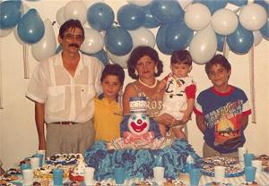 Armando com a esposa Angélica e os filhos Thiago, Pedro e Bruno