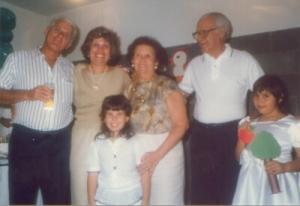 Aniversário da filha de Arildo, Carla. Na foto: Arildo, sua sogra, seu sogro e Carla.