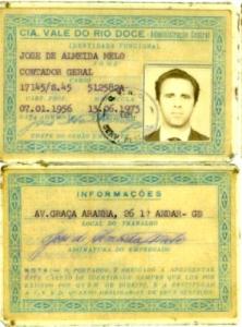 Carteira de identidade funcional de José de Almeida Melo quando trabalhava de contador geral na Companhia Vale do Rio Doce.