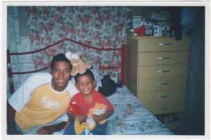 Páscoa em Família, na casa de Gilmar. Na foto está Gilmar e Caique Giovani Matos da Silva (filho).