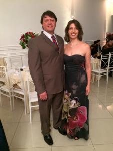 Foto no dia do casamento da tia com a irmã Simone