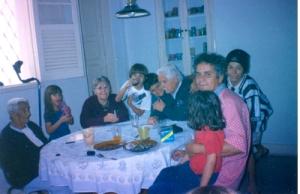 Yé Borges, seus filhos, sua avó, que falecera aos 104 anos e seus pais, D. Maricota e s. Salomão.