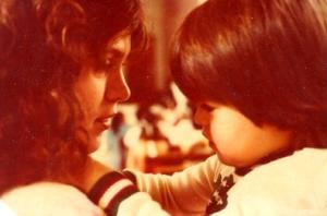 Silvana Guedes e seu filho Gabriel na agência Quilombo, onde Silvana trabalhava.