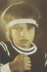 Robertinho Brant aos 9 anos. Belo Horizonte MG - 1977. Foto: Márcio Ferreira.<br>personagem: Robertinho Brant<br>historia: Robertinho Brant é sobrinho de Fernando Brant. Inicia seus estudos musicais aos 12 anos, quando de interessa pelo violão. Seus parceiros são: Murilo Antunes, Tavinho Moura, o tio Fernando Brant. Seu segundo cd são regravações de musicas de Milton Nascimento, foi feito em parceria com o baterista André Queiroz e lançado por um selo americano.  Robertinho também atuou em uma vertente mais rock`n roll com a banda Armazém formada por ele, Tatá Spalla e Mauro Beléu.<br>