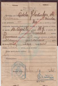 Cédula de identidade de Adela G. Roitman, mãe de Benjamin Roitman. Na década de 1920, parte da família (filhos e marido) emigraram para o Brasil e a Argentina.