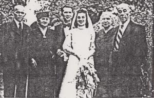 Casamento de Franja Hamburguer e Sara Weiss. Foto dos noivos e familiares. A cidade de Debeljaca pertencia a antiga Iugoslávia.