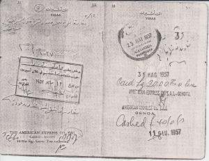 Páginas com carimbos em árabe e inglês. Este documento permitiu a saída de Lydia Dassa e de sua família do Egito, para emigrar para o Brasil. Saíram do Egito por causa de divergências políticas e religiosas, que era motivo de perseguição ao judeus vivendo no país. Idiomas: árabe e inglês.