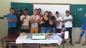 O que é um simples bolo para quem já teve grandes festas? Nada! O que é um bolo para quem nunca teve nada? É a certeza que seu sonho pode ser real, as festas sempre aconteciam com o objetivo de realizar o simples sonho de ter um bolo de aniversário, esse era o dia em que se vestiam com os melhores sorrisos e enchiam de esperanças, na Escola Edilson Façanha.