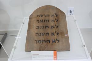 Tábuas da Lei - Museu da Bíblia