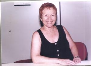 Esta foto foi feita para compor o livro A panelinha de Breu, de Bernadette Lyra, como retrato da autora. Nesse romance, Bernadette faz uma paródia sobre a lenda capixaba surgida a partir da história de Maria Ortiz.